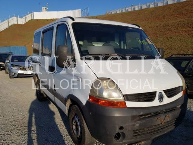 LOTE 011 - RENAULT MASTER FURGAO 8M3 L1H1 2013